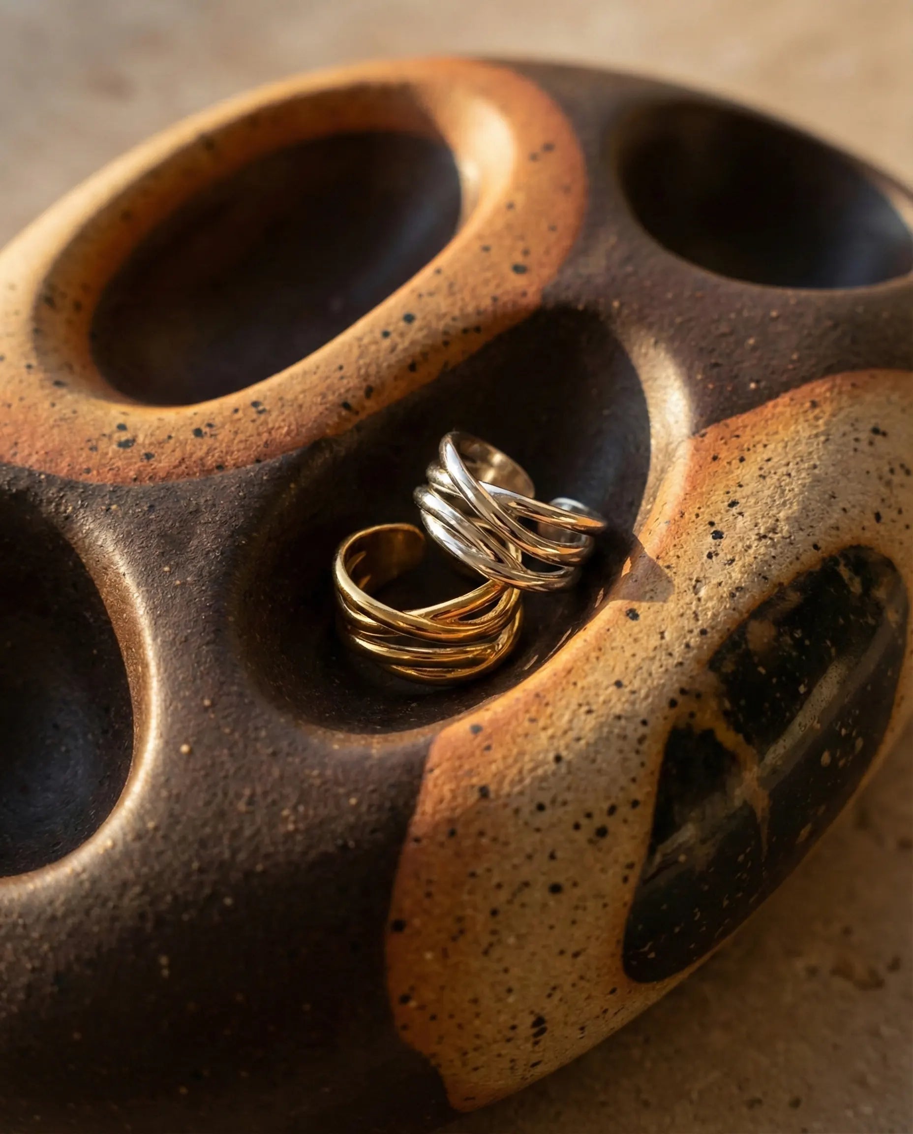 versatile-adjustable-ring-for-women, everyday-luxury-gold-jewelry, timeless-minimalist-ring-style, minimalist-accessories-for-office, classy-gold-ring-lifestyle, senya-jewelry-adjustable-collection