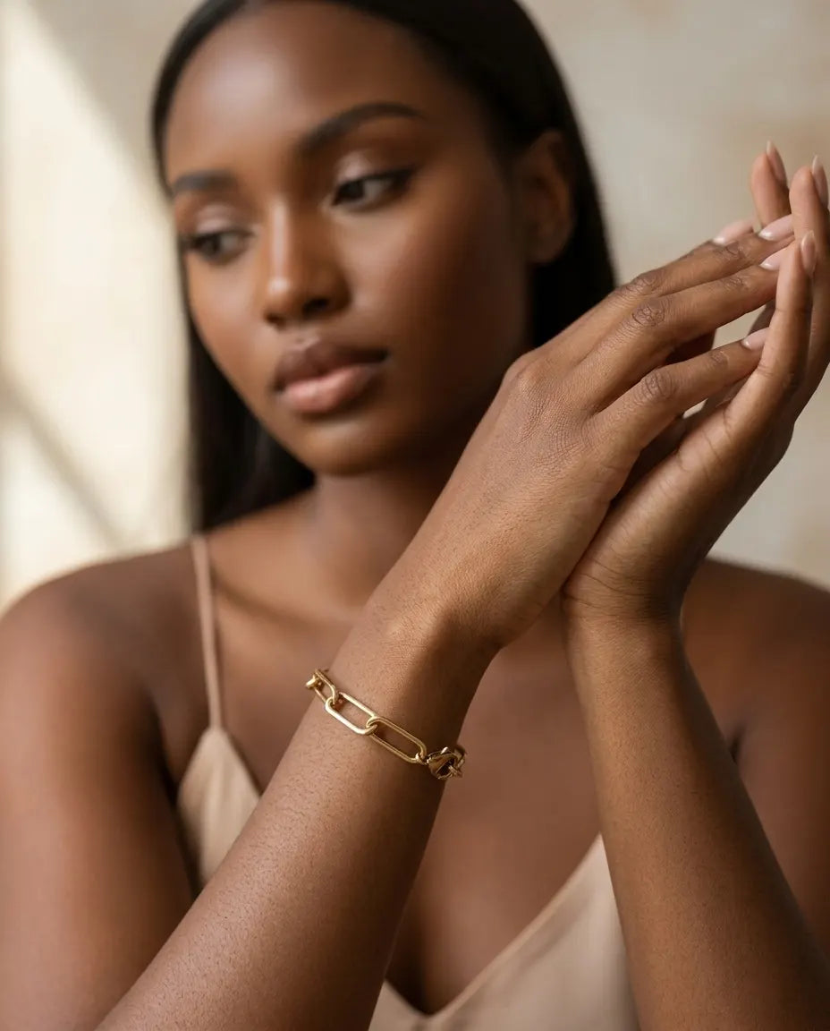 versatile-daily-wear-gold-blaire-statement-bracelet, effortless-high-end-link-jewelry-style, minimalist-accessories-for-refined-look, classy-316l-steel-chain-bracelet-lifestyle, senya-jewelry-blaire-collection